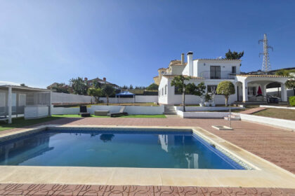 82f0081b785359266fdb77e8f0f0de2b - 73