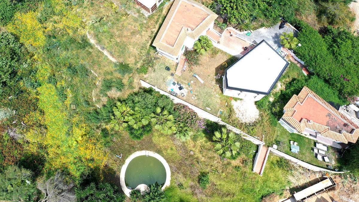 8324c662724458fbdd8298d6af905f57 - 2