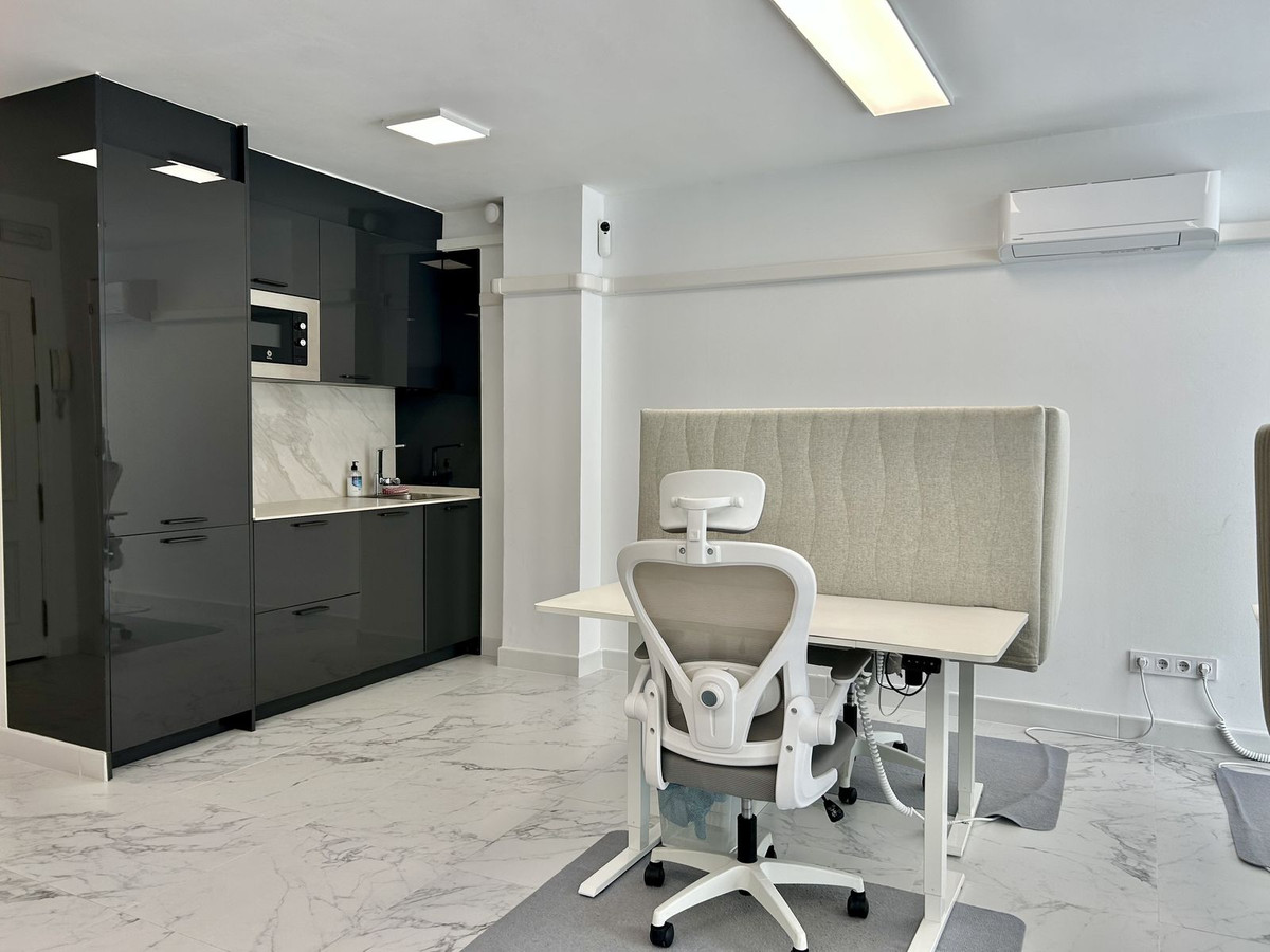 83a6709d6921bc9bbe72729f94ba4383 - 10