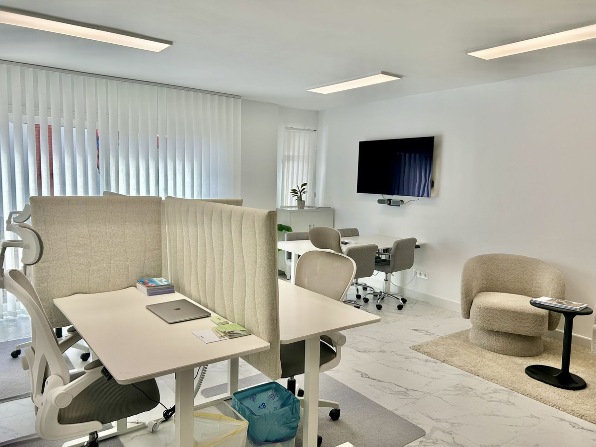 83a6709d6921bc9bbe72729f94ba4383 - 16