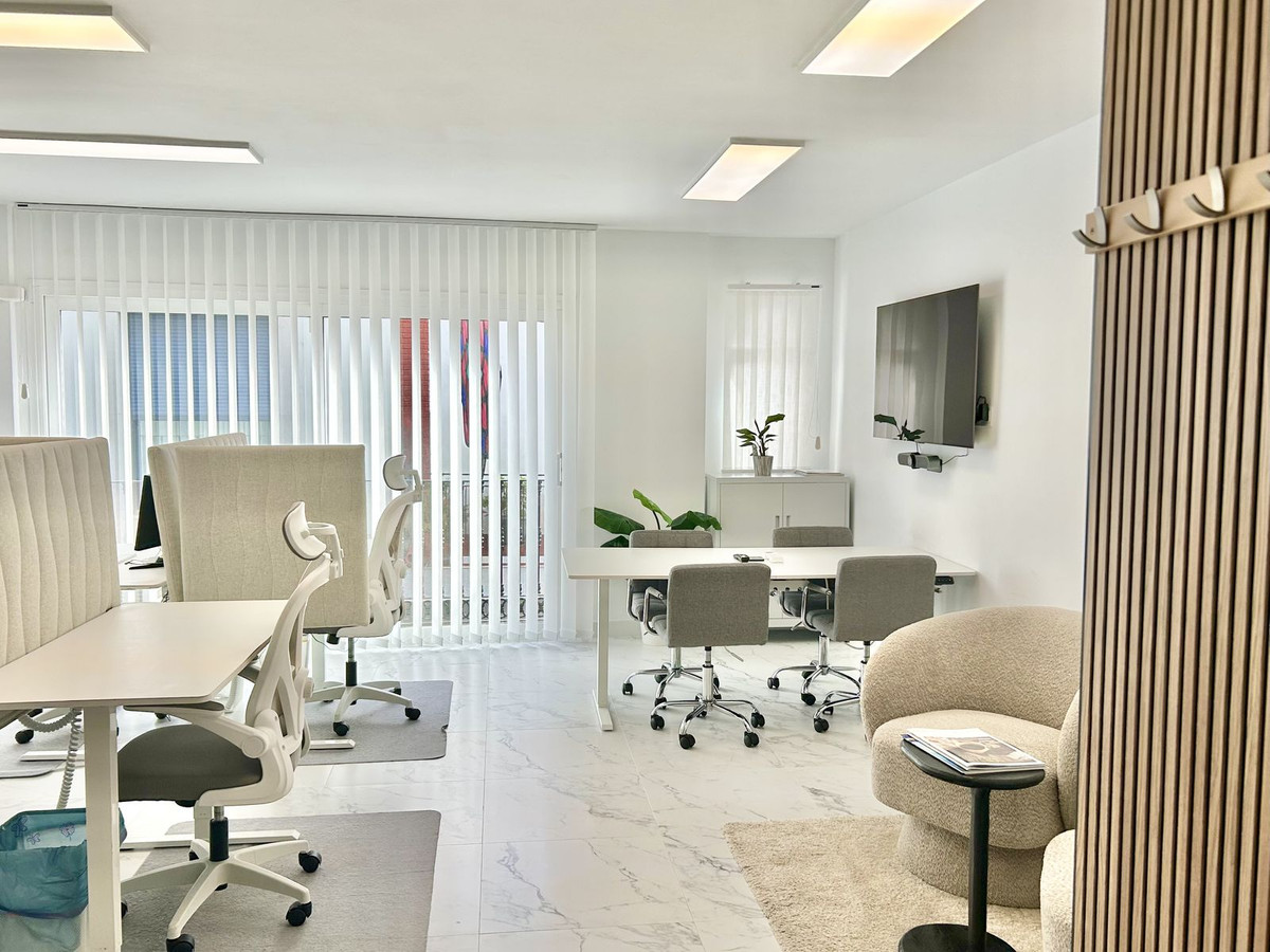 83a6709d6921bc9bbe72729f94ba4383 - 18