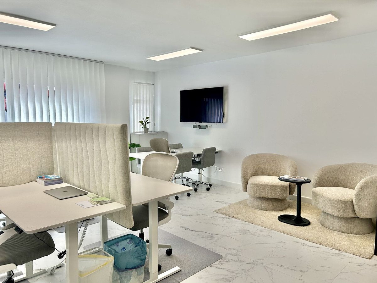 83a6709d6921bc9bbe72729f94ba4383 - 2