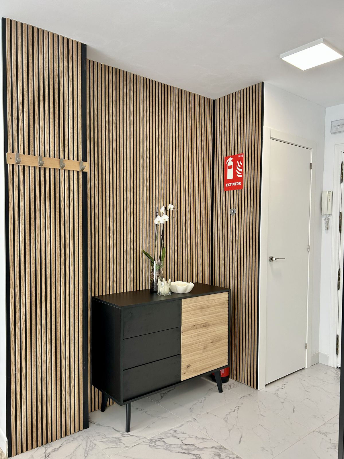 83a6709d6921bc9bbe72729f94ba4383 - 3