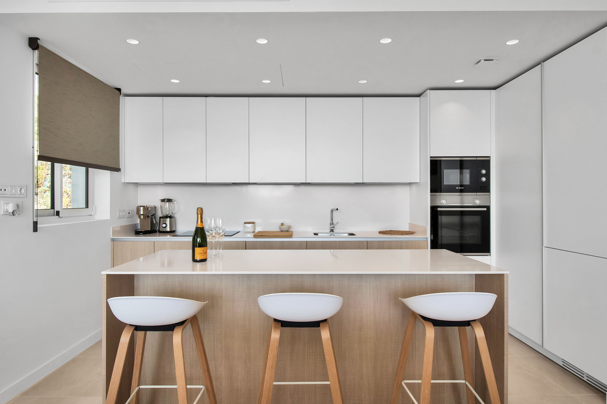 83cb1b2abee8133a4da15afd81403ecc - 13