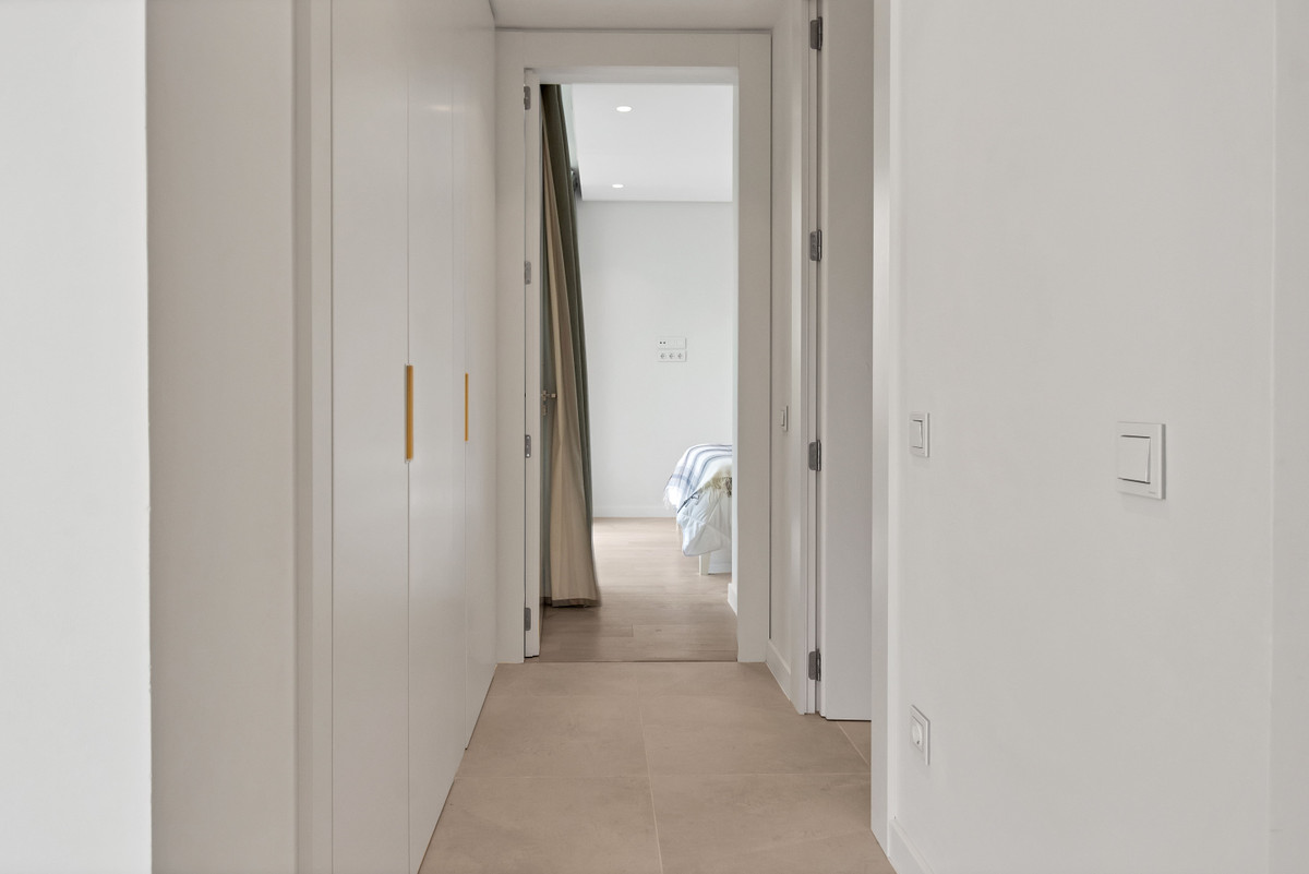 83cb1b2abee8133a4da15afd81403ecc - 14