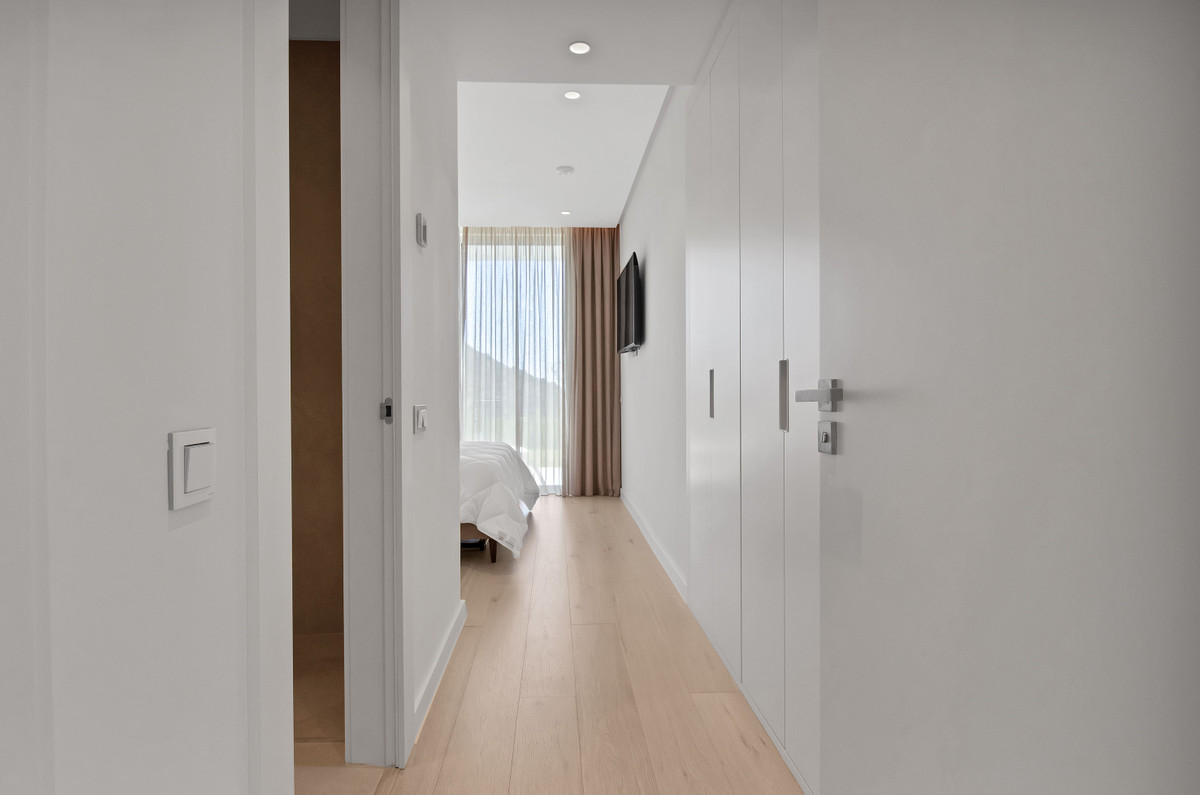 83cb1b2abee8133a4da15afd81403ecc - 20