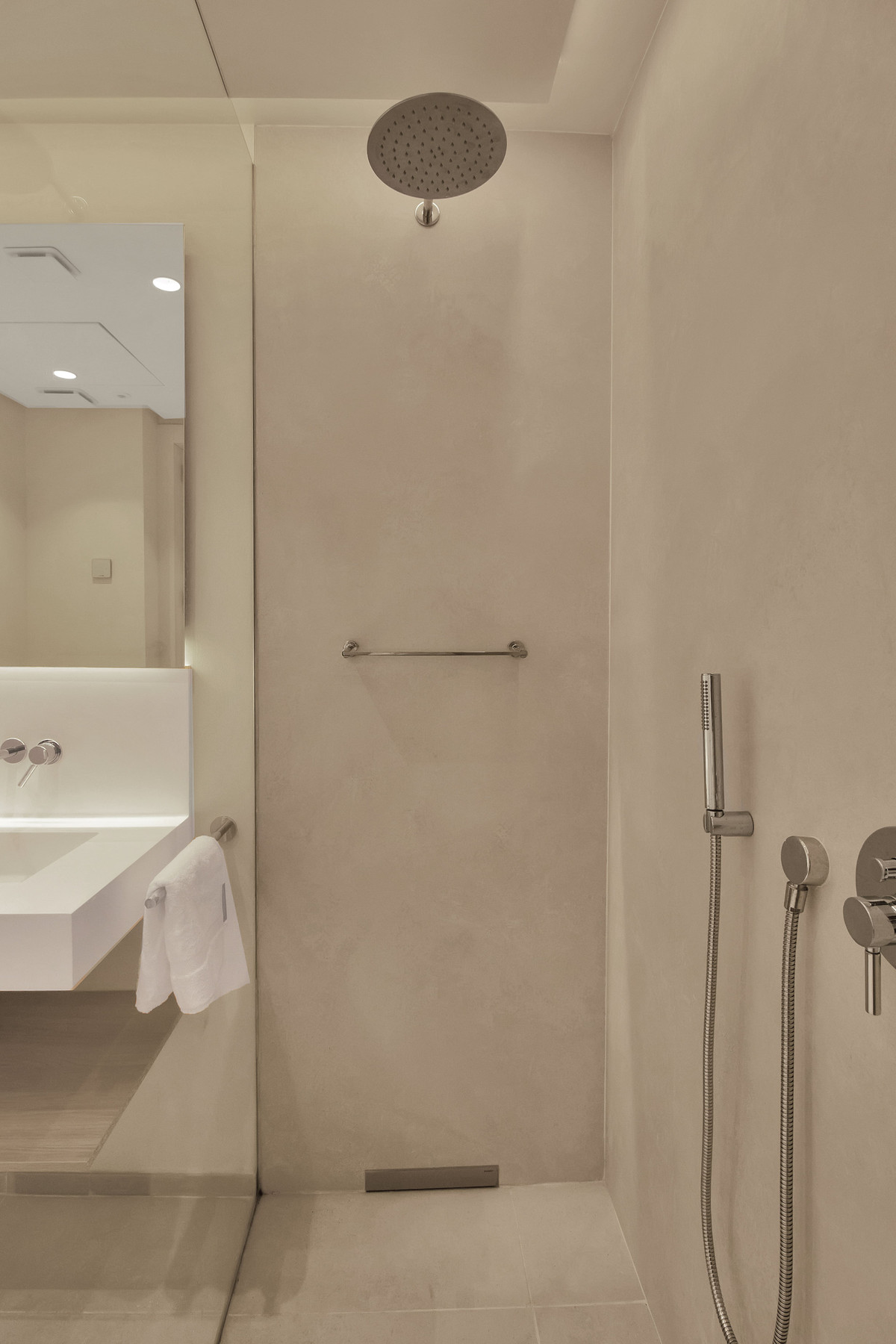 83cb1b2abee8133a4da15afd81403ecc - 26