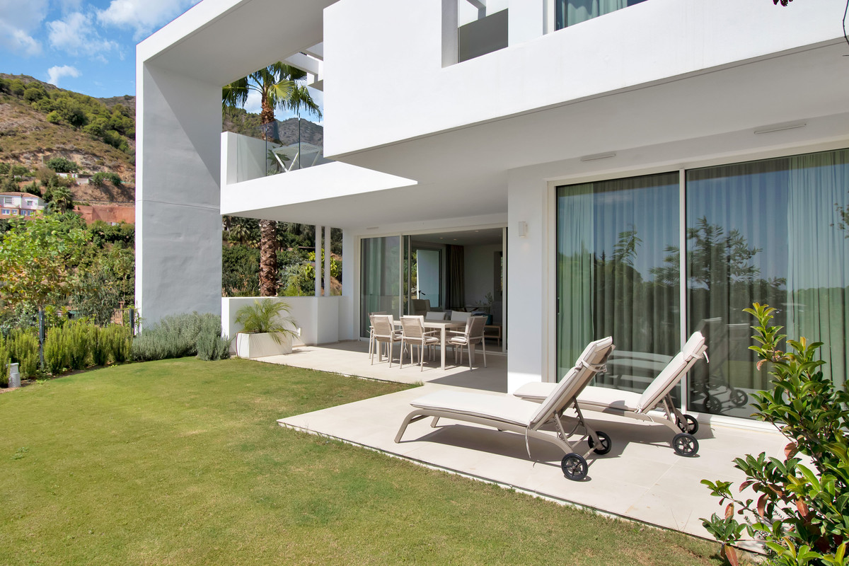 83cb1b2abee8133a4da15afd81403ecc - 32