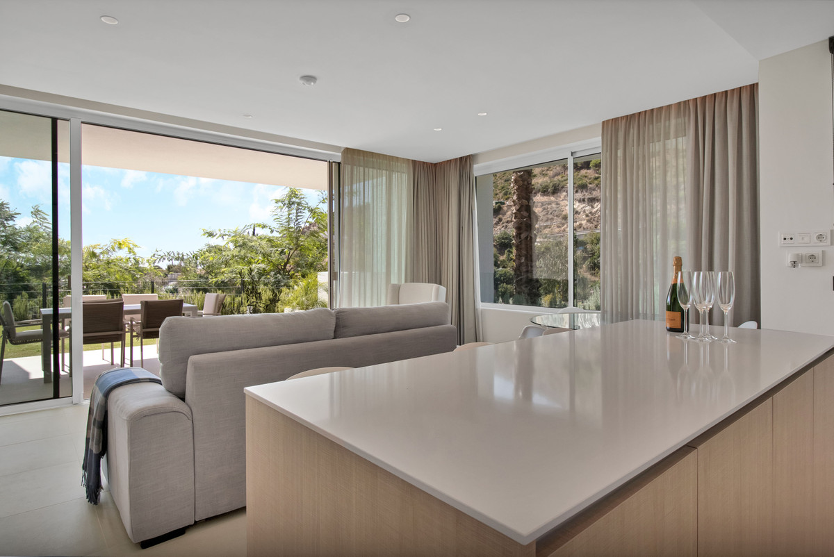 83cb1b2abee8133a4da15afd81403ecc - 8