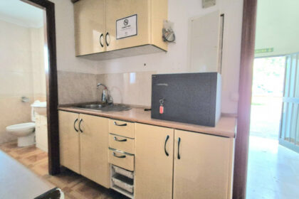 83f535be8e870b8d7d9ebca0e337c7c6 - 12