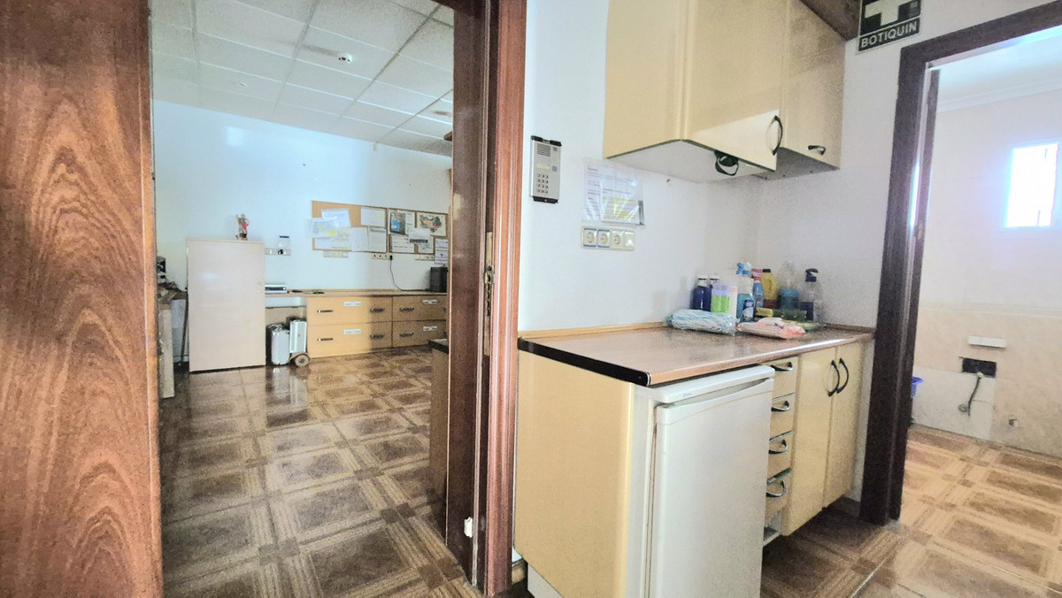 83f535be8e870b8d7d9ebca0e337c7c6 - 13