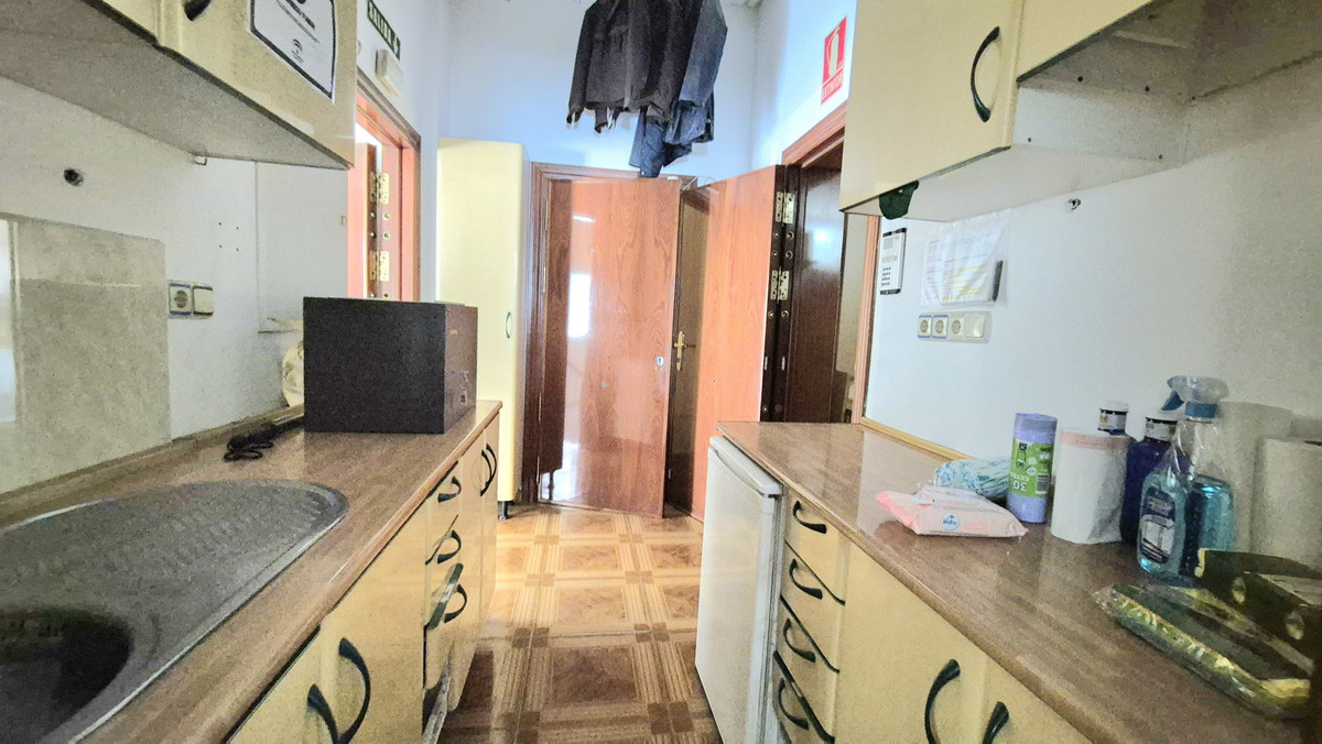 83f535be8e870b8d7d9ebca0e337c7c6 - 16