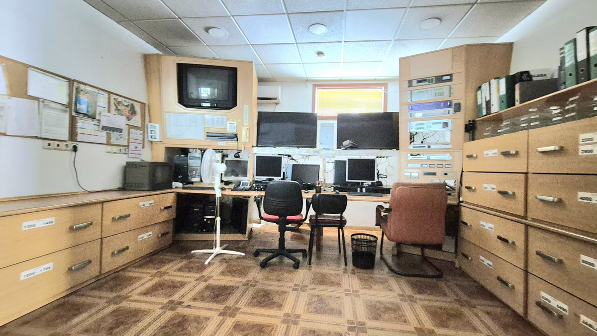 83f535be8e870b8d7d9ebca0e337c7c6 - 19