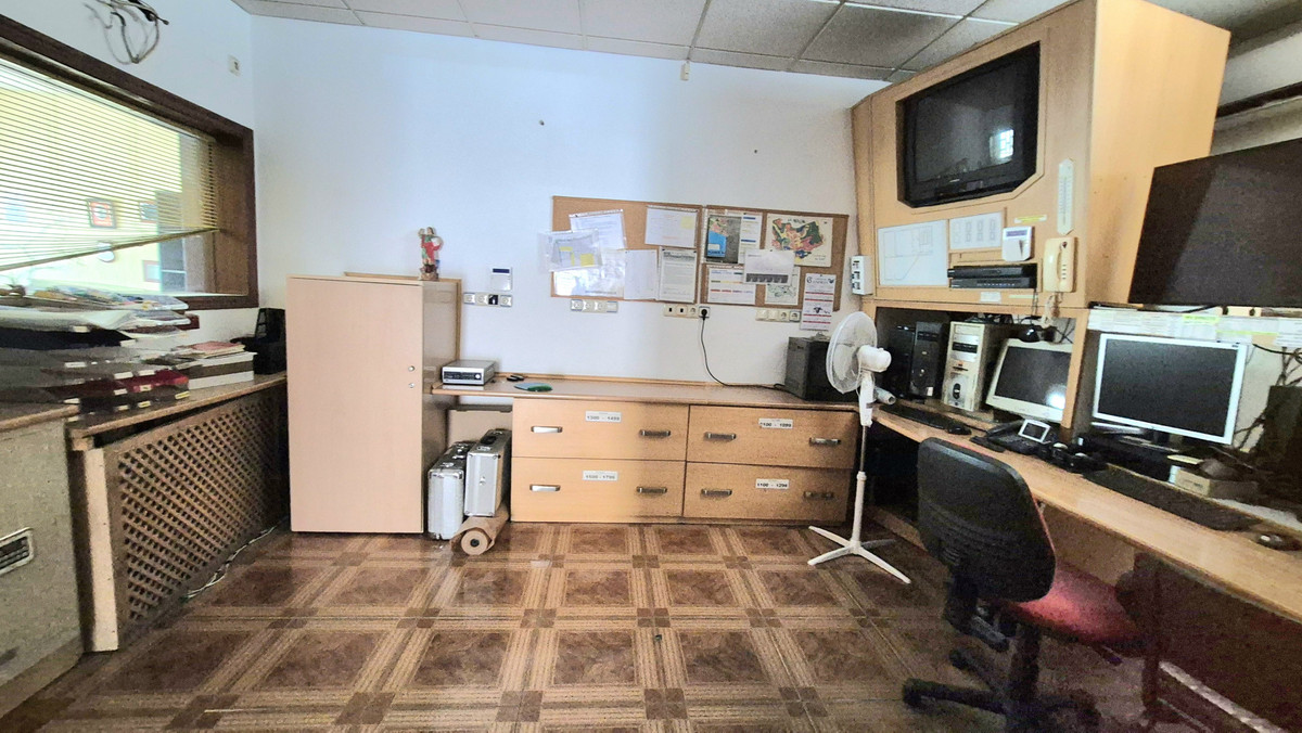 83f535be8e870b8d7d9ebca0e337c7c6 - 23