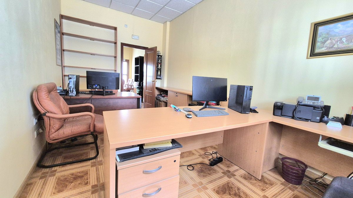 83f535be8e870b8d7d9ebca0e337c7c6 - 24