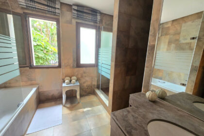 8468fcda58a467bb28e5589b346ff4a4 - 19