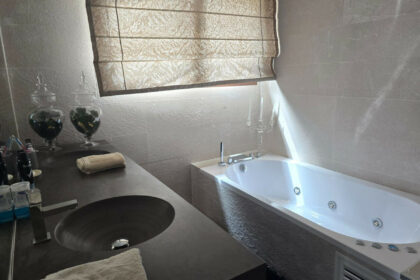 8468fcda58a467bb28e5589b346ff4a4 - 23