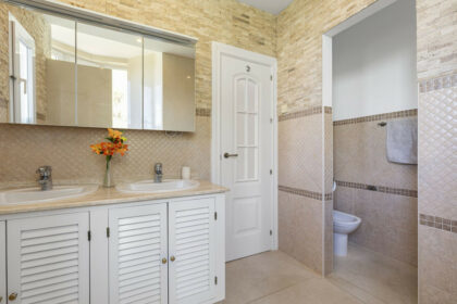 84a34d3f34e2715594b32c1e8720a5e4 - 25