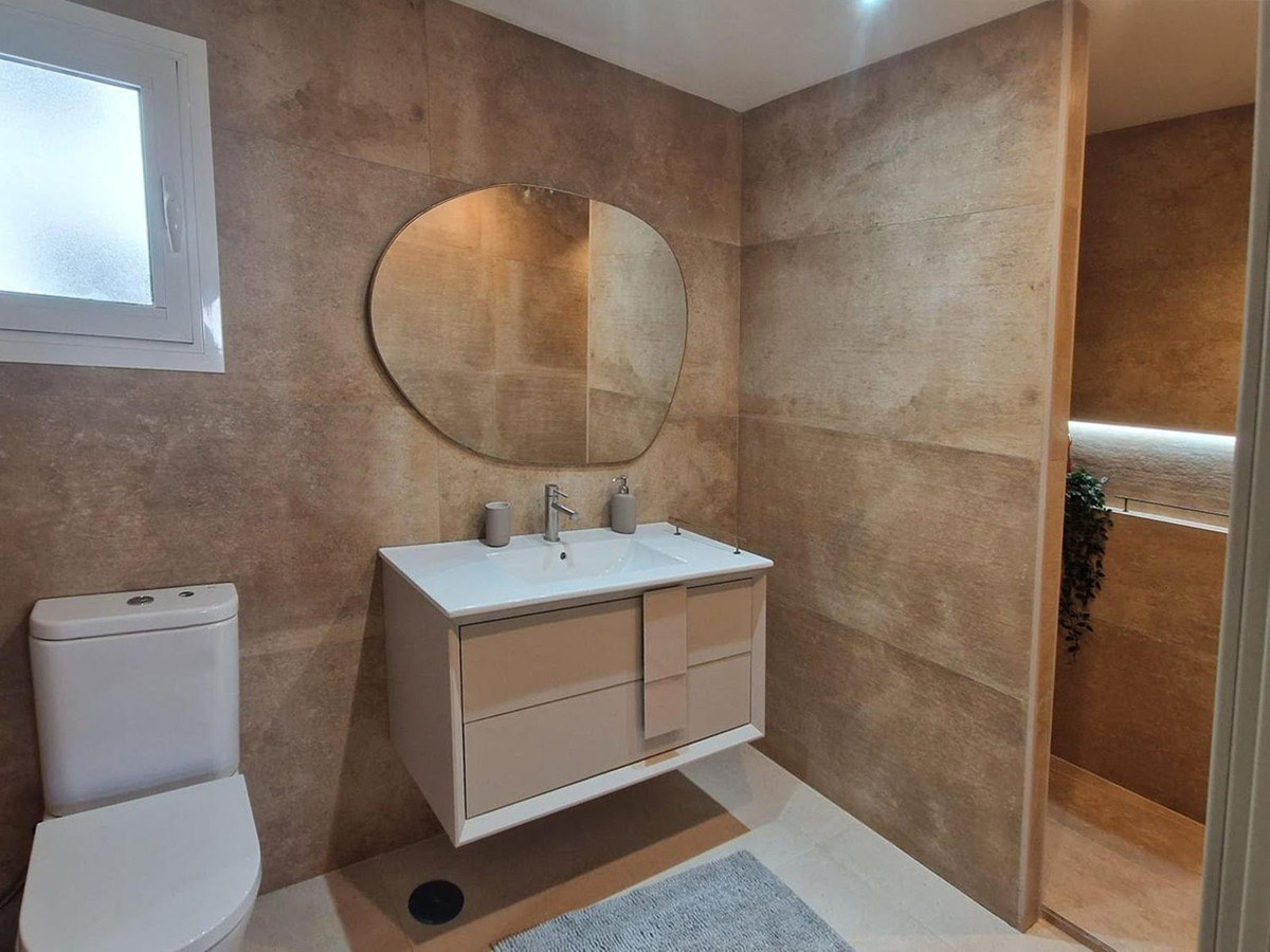 8530407ba5bc676f46f4d443f74d56cc - 10