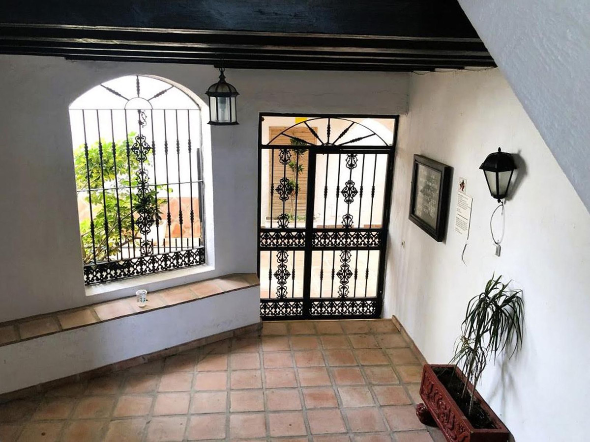 8530407ba5bc676f46f4d443f74d56cc - 16