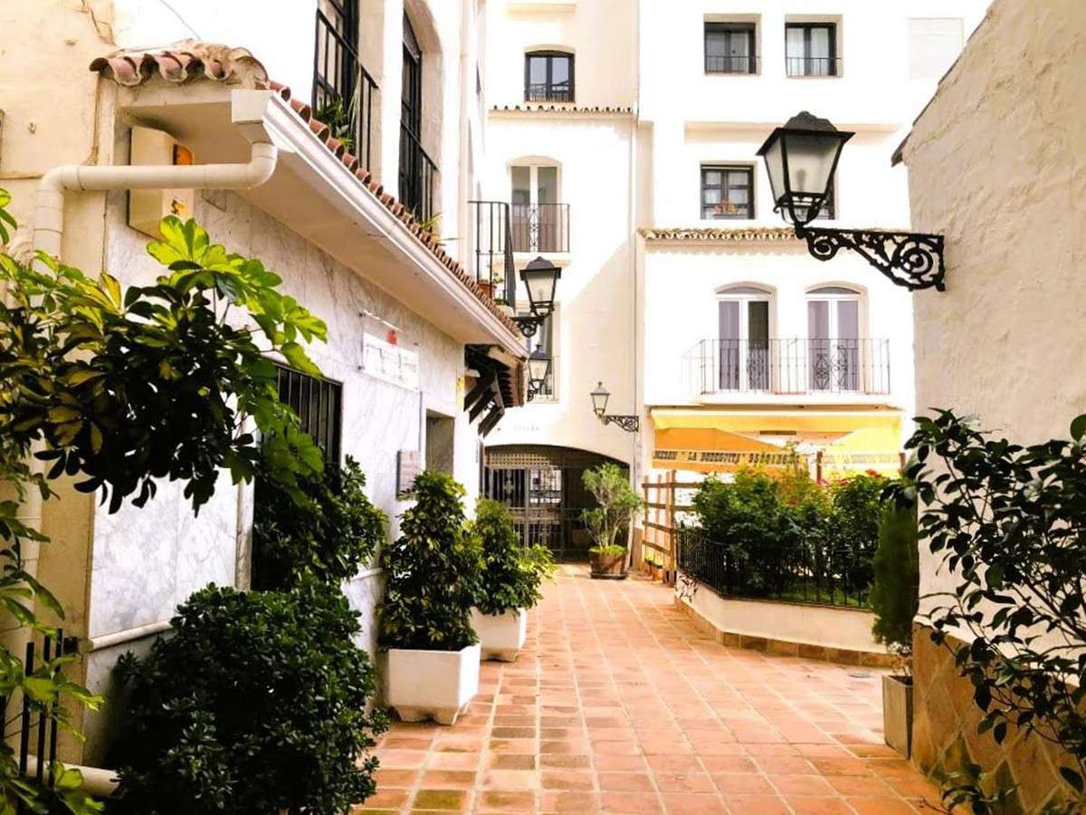 8530407ba5bc676f46f4d443f74d56cc - 23