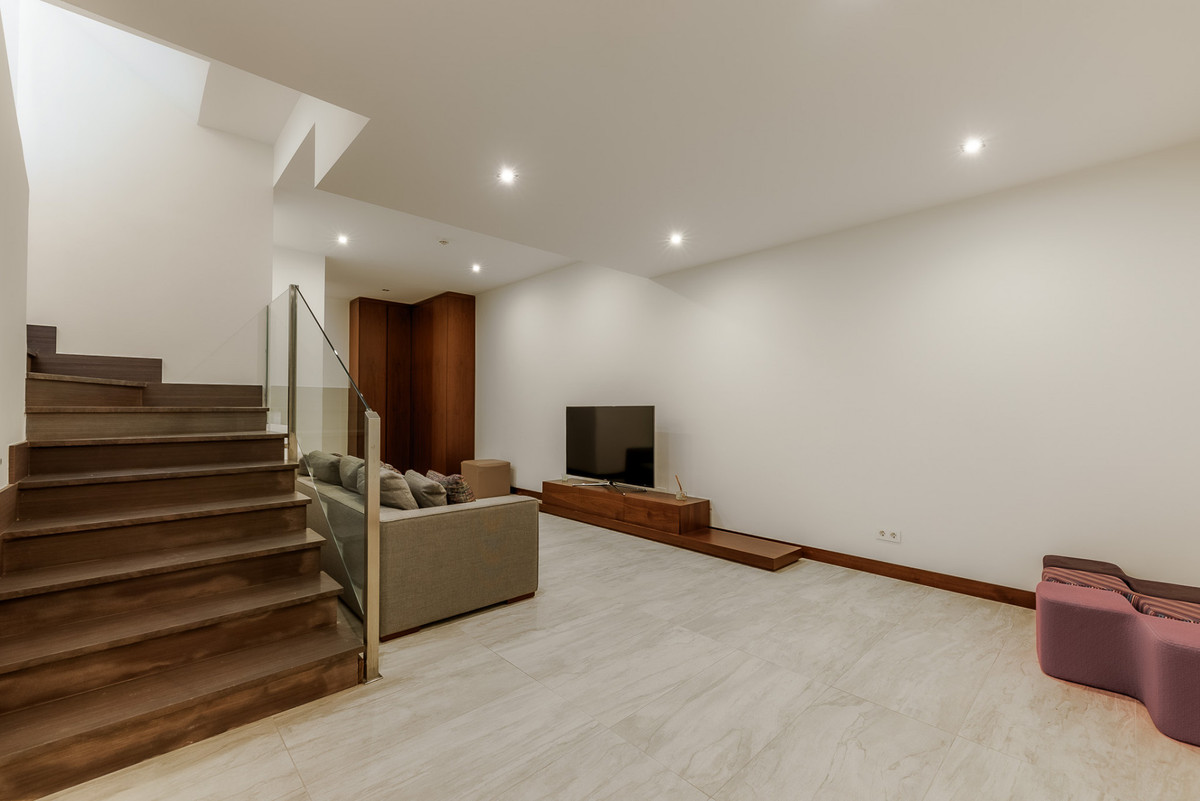 8531aab860962cc860105c3a06a7948e - 19