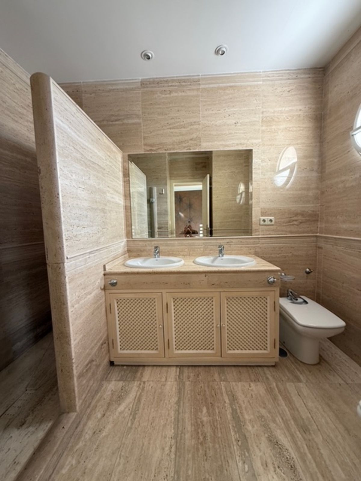 85640bb3d689b019487f53b57b868496 - 11