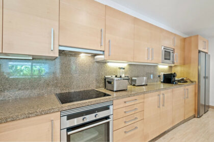 85a581acb9d5ce61b760958eb3eba391 - 12