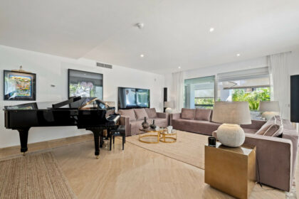 85a581acb9d5ce61b760958eb3eba391 - 14