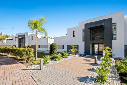 869d607f53dc33594fe5fe81c00d4dd4 - 28