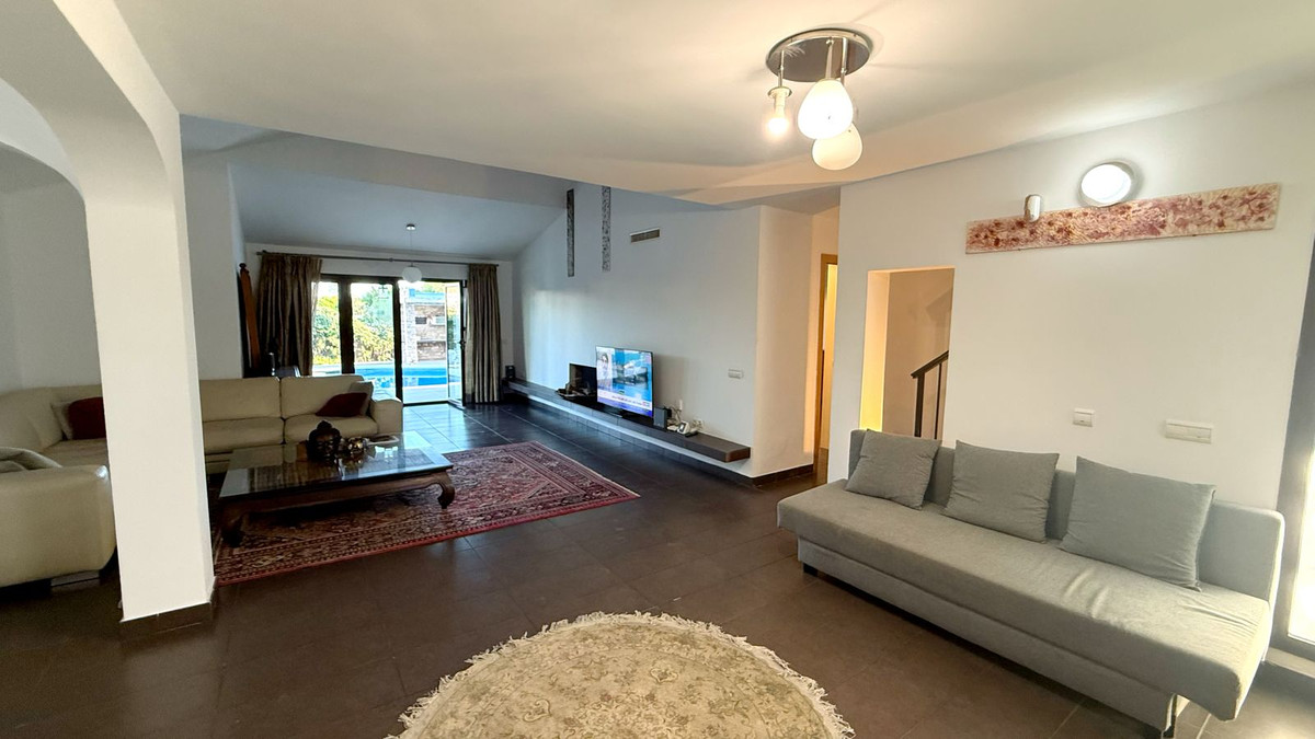 870e67e8c14efebc2d52d0f4bdf6e158 - 14