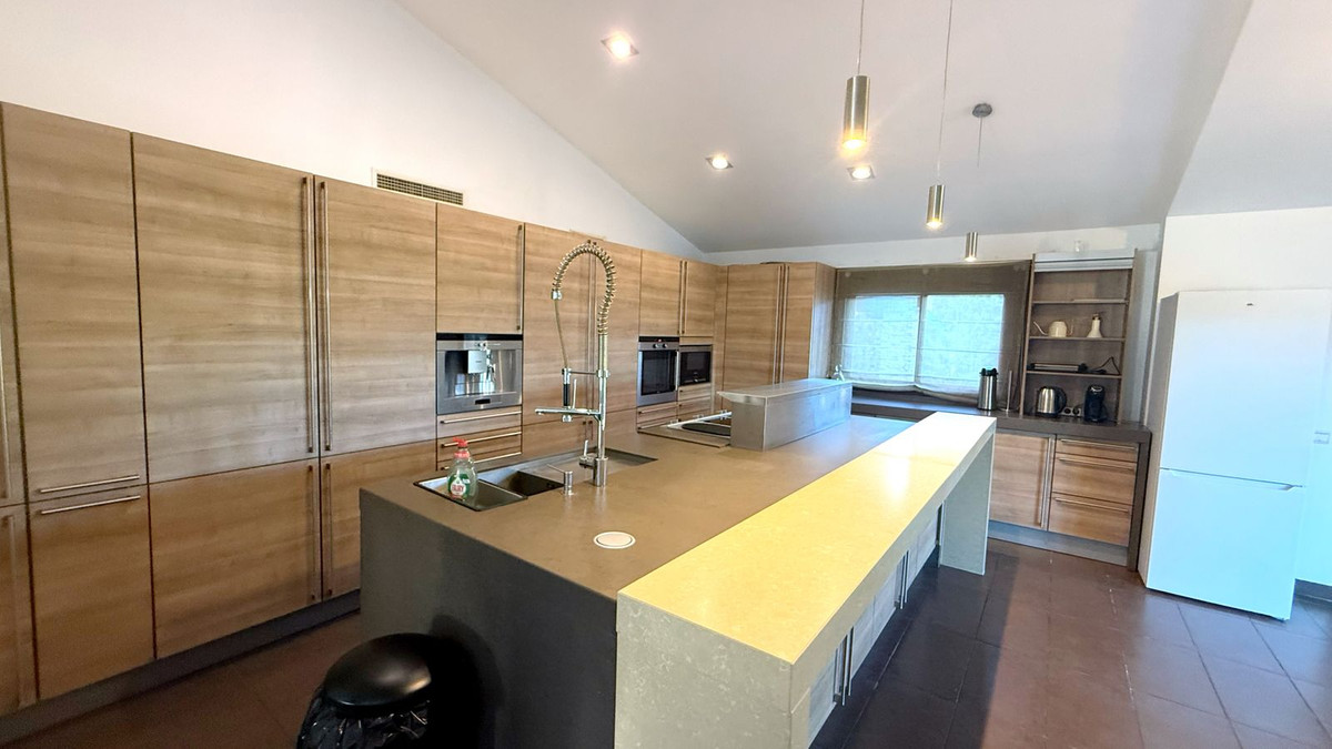 870e67e8c14efebc2d52d0f4bdf6e158 - 15