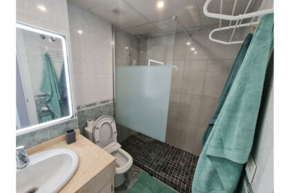 871d5003d1f8b4f9ebd44dfed1a8aa27 - 12