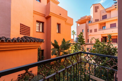 892a7ac6b57f5151d97aeb7692e56121 - 25