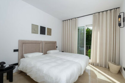 8a1e06ff2c98a3a4f3fc1a44f465a537 - 19