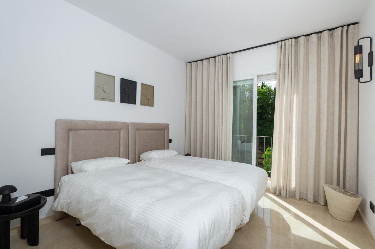 8a1e06ff2c98a3a4f3fc1a44f465a537 - 19