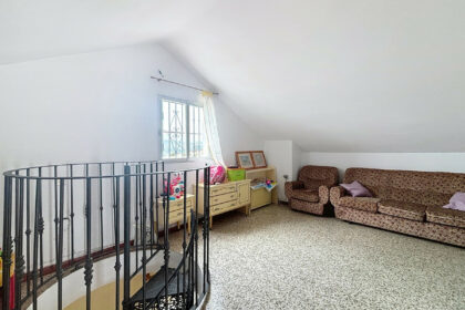 8ac91d95f151323fcc8178b3e3122fc2 - 26