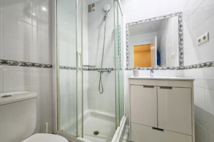 8bc7fb4ed11428af3cf4049232734301 - 11