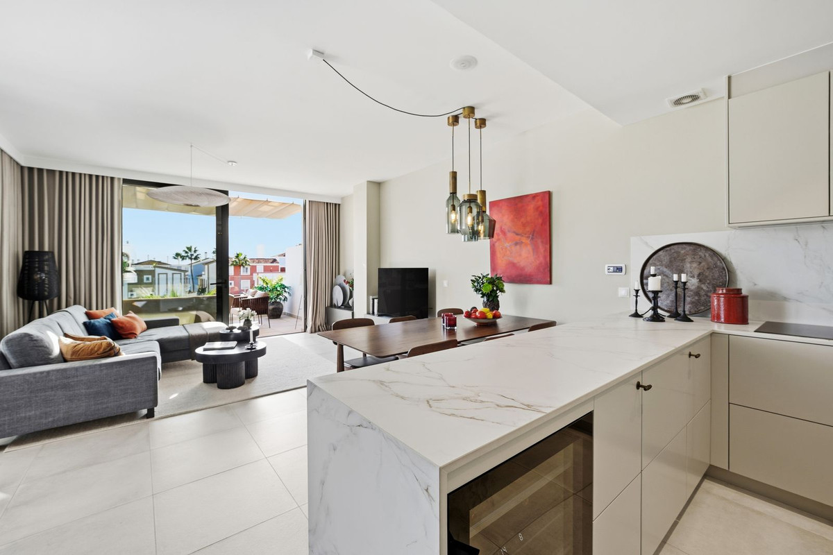 8c32dfa35f9df9a981e852e1478f457a - 15