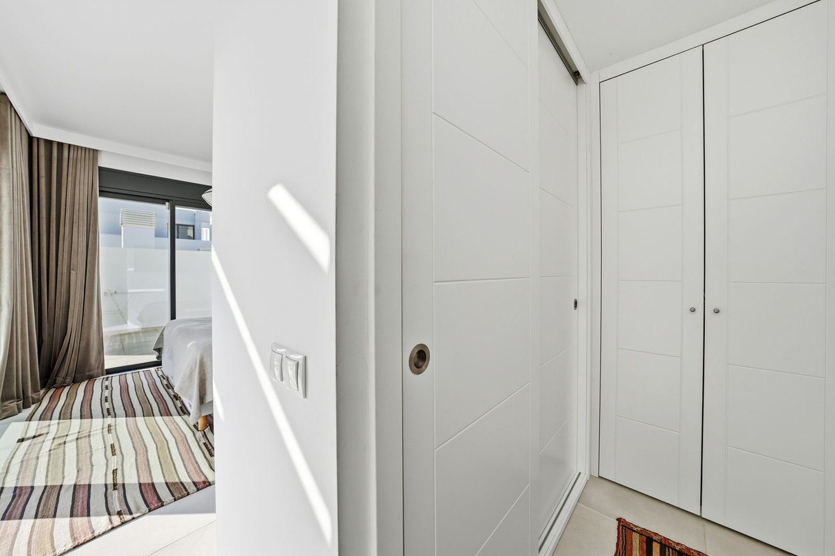 8c32dfa35f9df9a981e852e1478f457a - 29