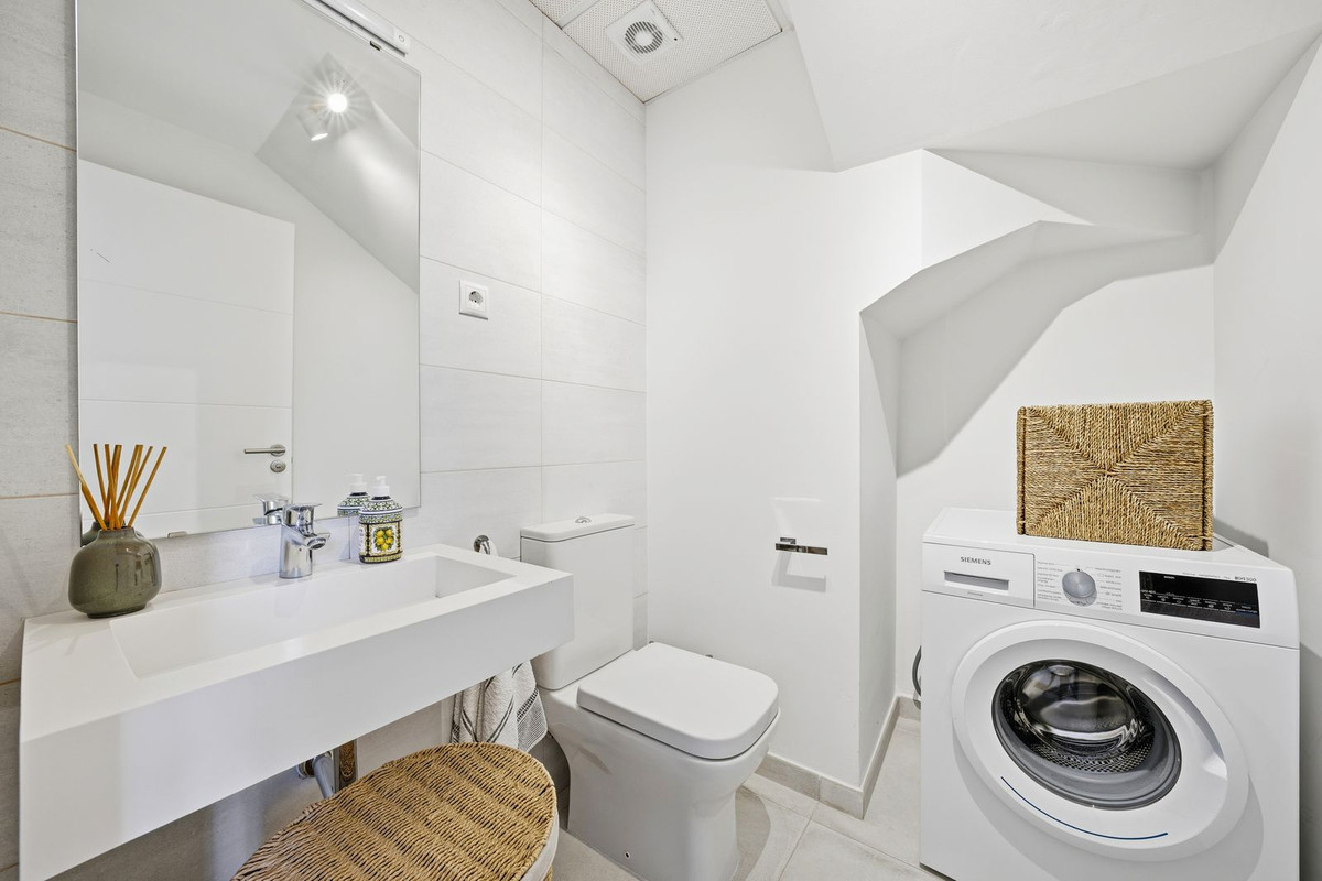 8c32dfa35f9df9a981e852e1478f457a - 33