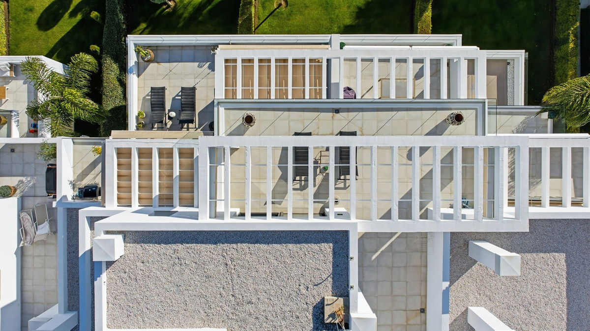 8c32dfa35f9df9a981e852e1478f457a - 39