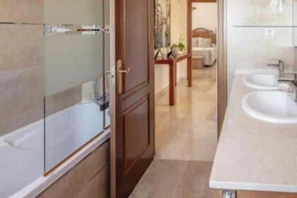 8c53f51c562a7238449c42bce3359a62 - 19