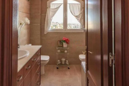 8c53f51c562a7238449c42bce3359a62 - 23