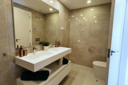 8c73d9c9fc0d43049df7d22a45bb6c9a - 12