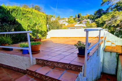 8f1b0fc6344ed20712526413b1472ae3 - 11