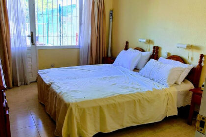 8f1b0fc6344ed20712526413b1472ae3 - 12