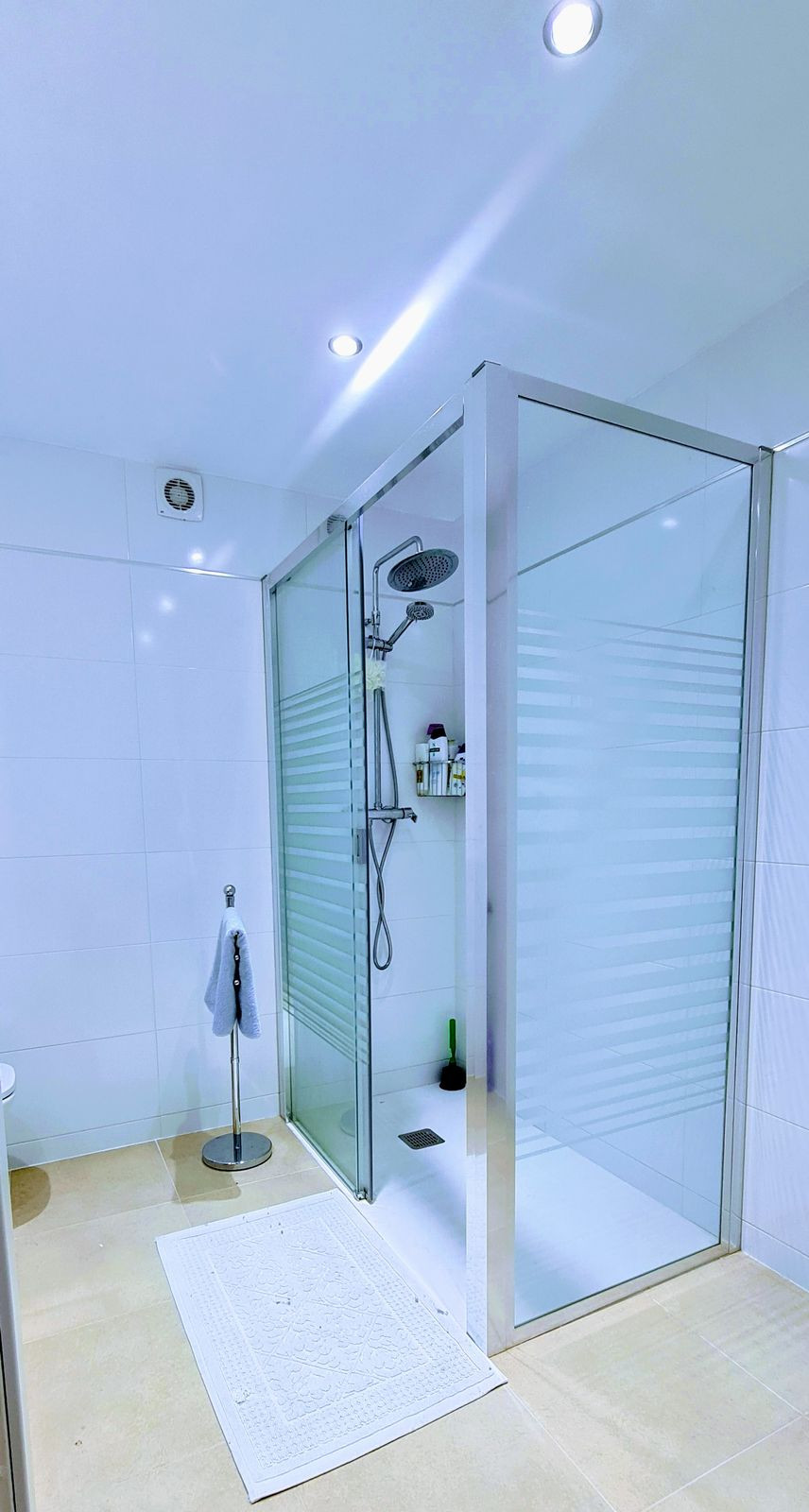 8f1b0fc6344ed20712526413b1472ae3 - 14