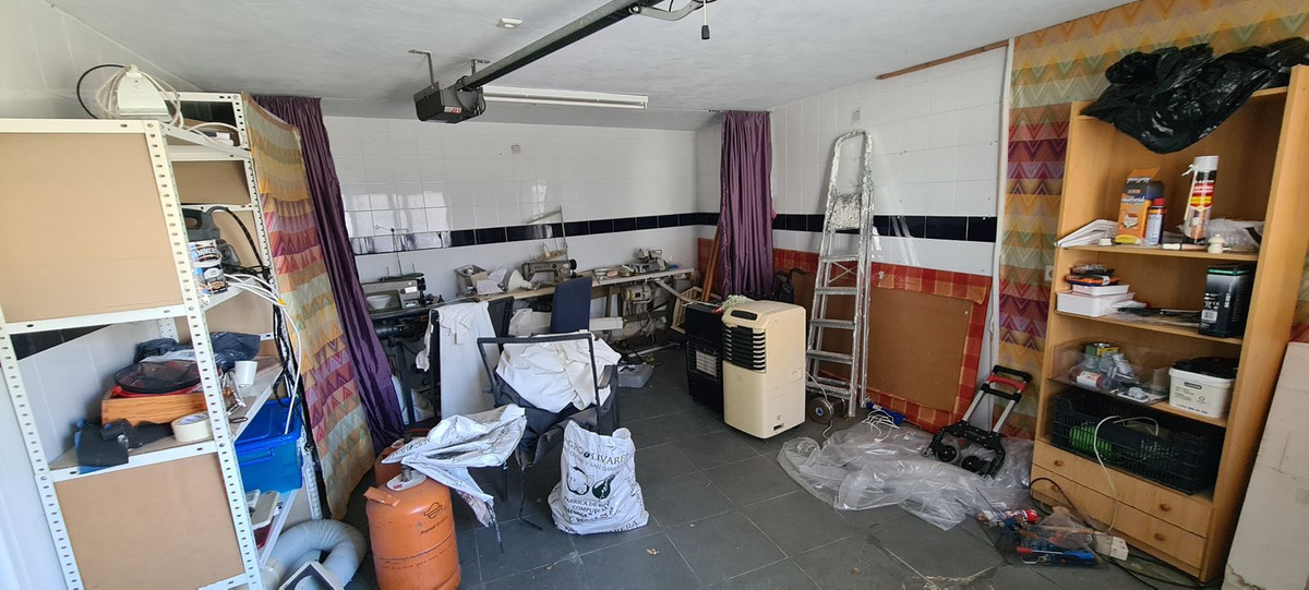 8f1b0fc6344ed20712526413b1472ae3 - 18