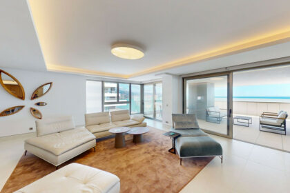 8f4da4c1d7cfab3588e22dd2f038acc8 - 16